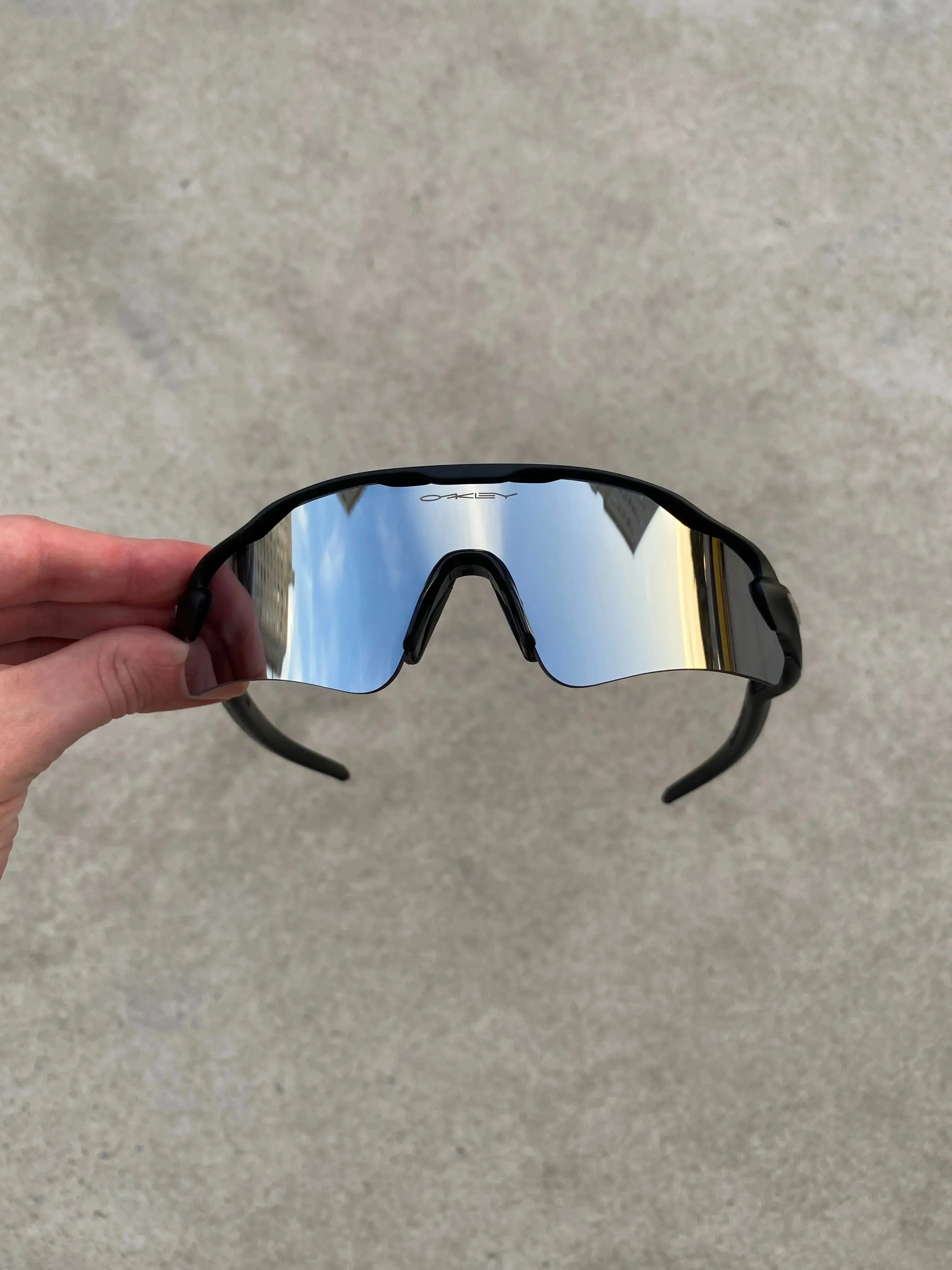 Óculos de Sol Radar Ev Preta Liquid Metal (2x1)