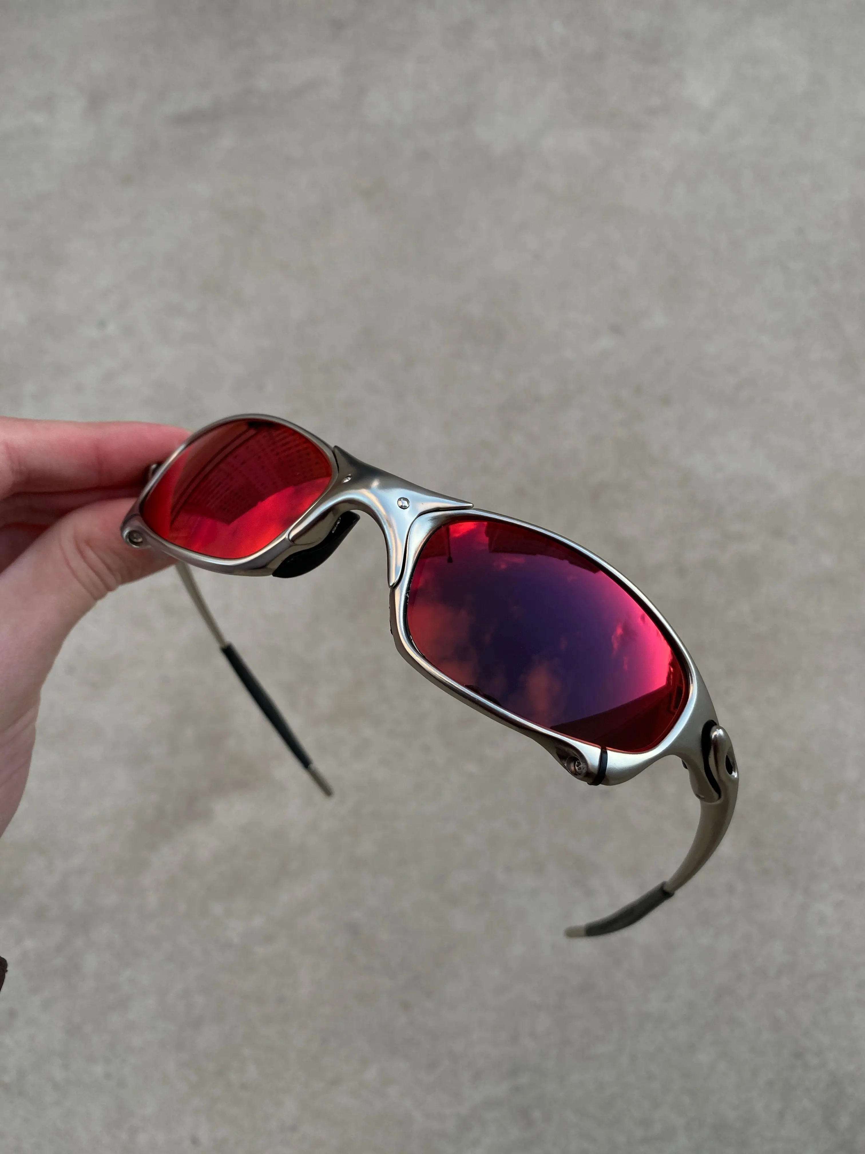 Óculos de Sol Juliet Premium Plasma Dark Ruby