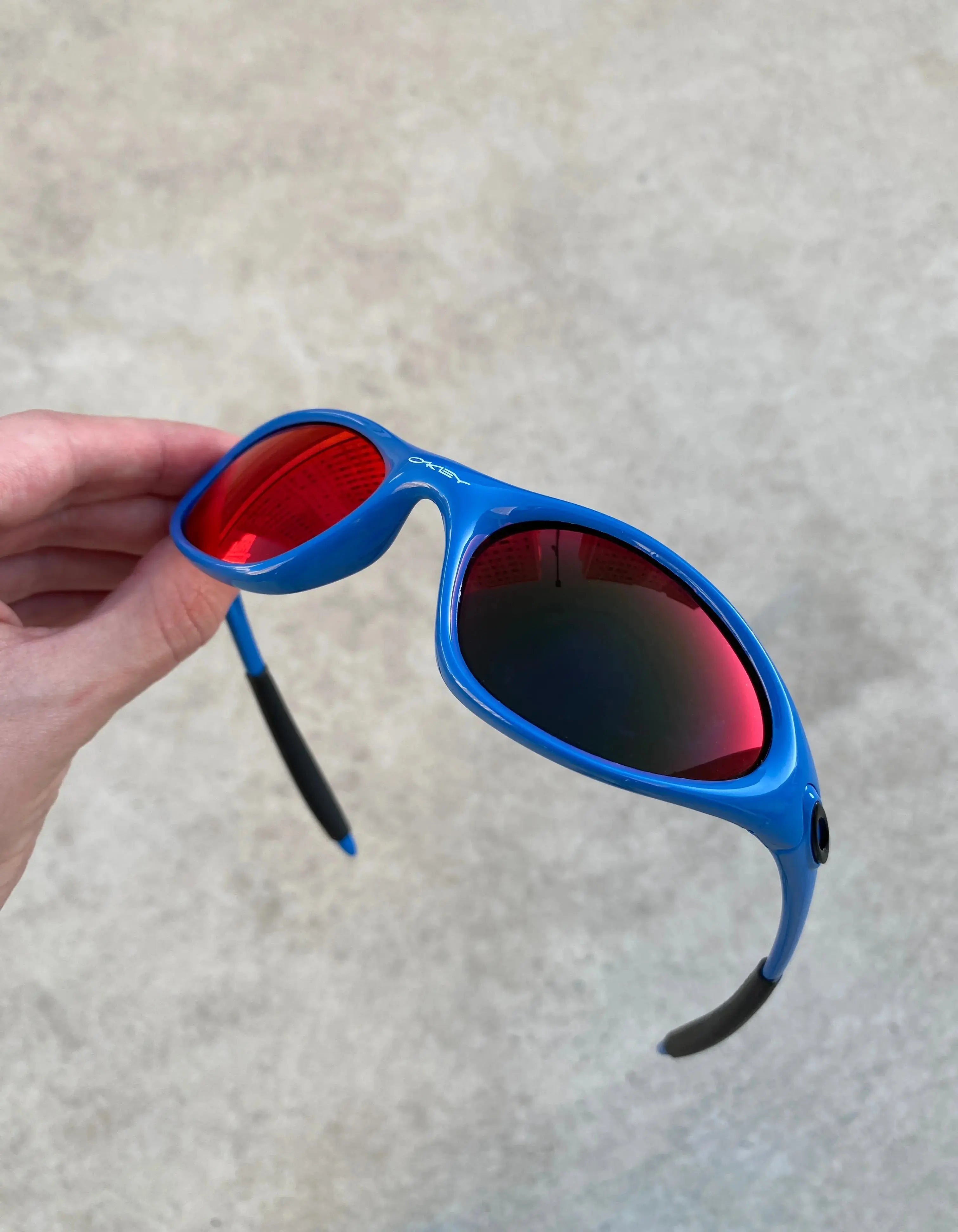 Minute Royal Blue Torch Kit Preto + Brinde Surpresa