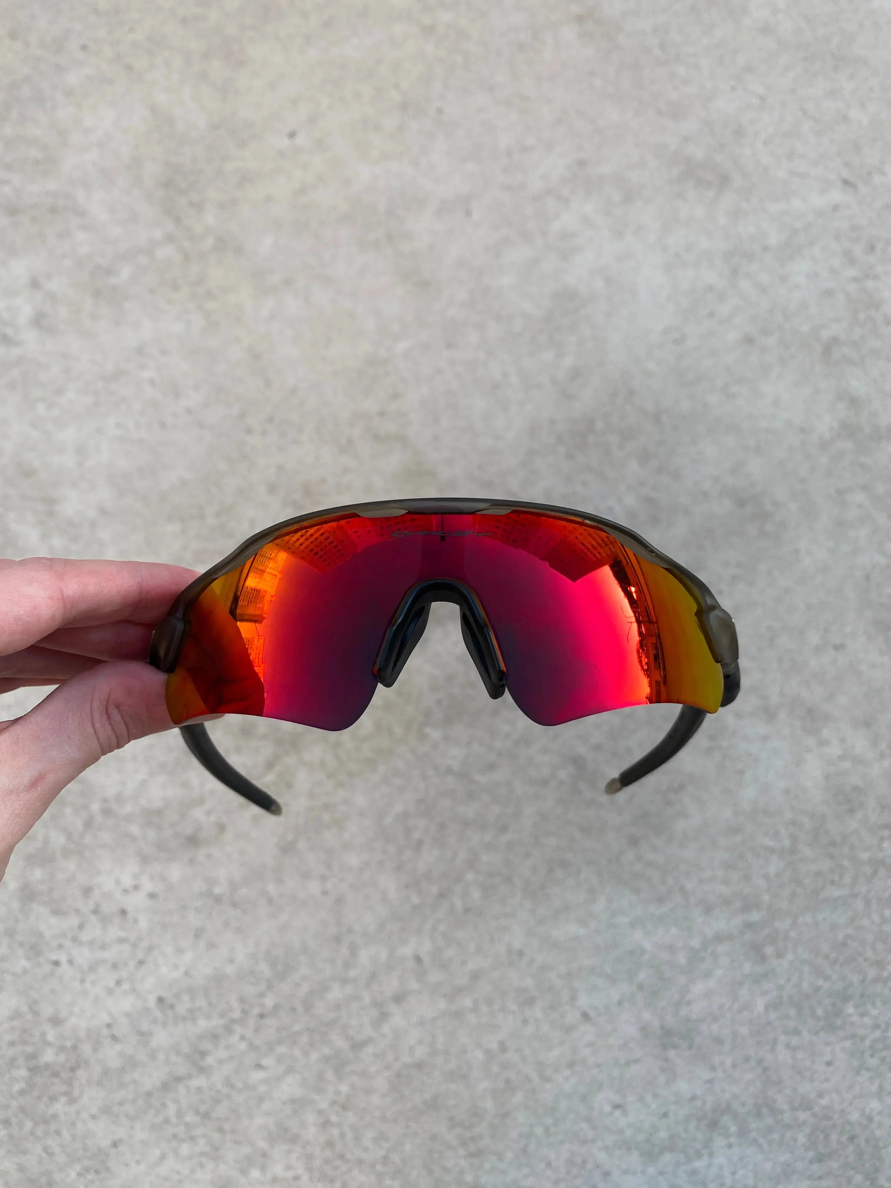 Radar Ev Cinza Kit Preto Dark Ruby