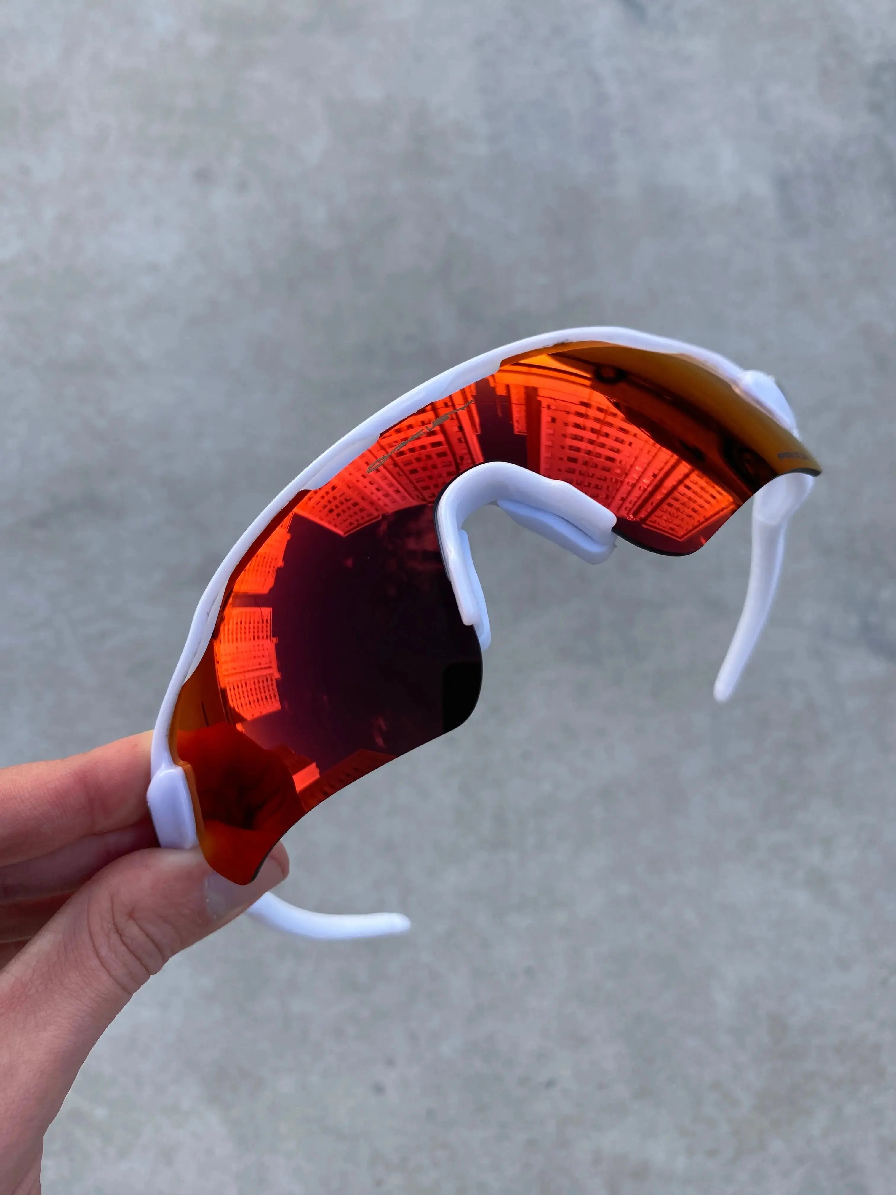 Radar Ev Branca Dark Ruby