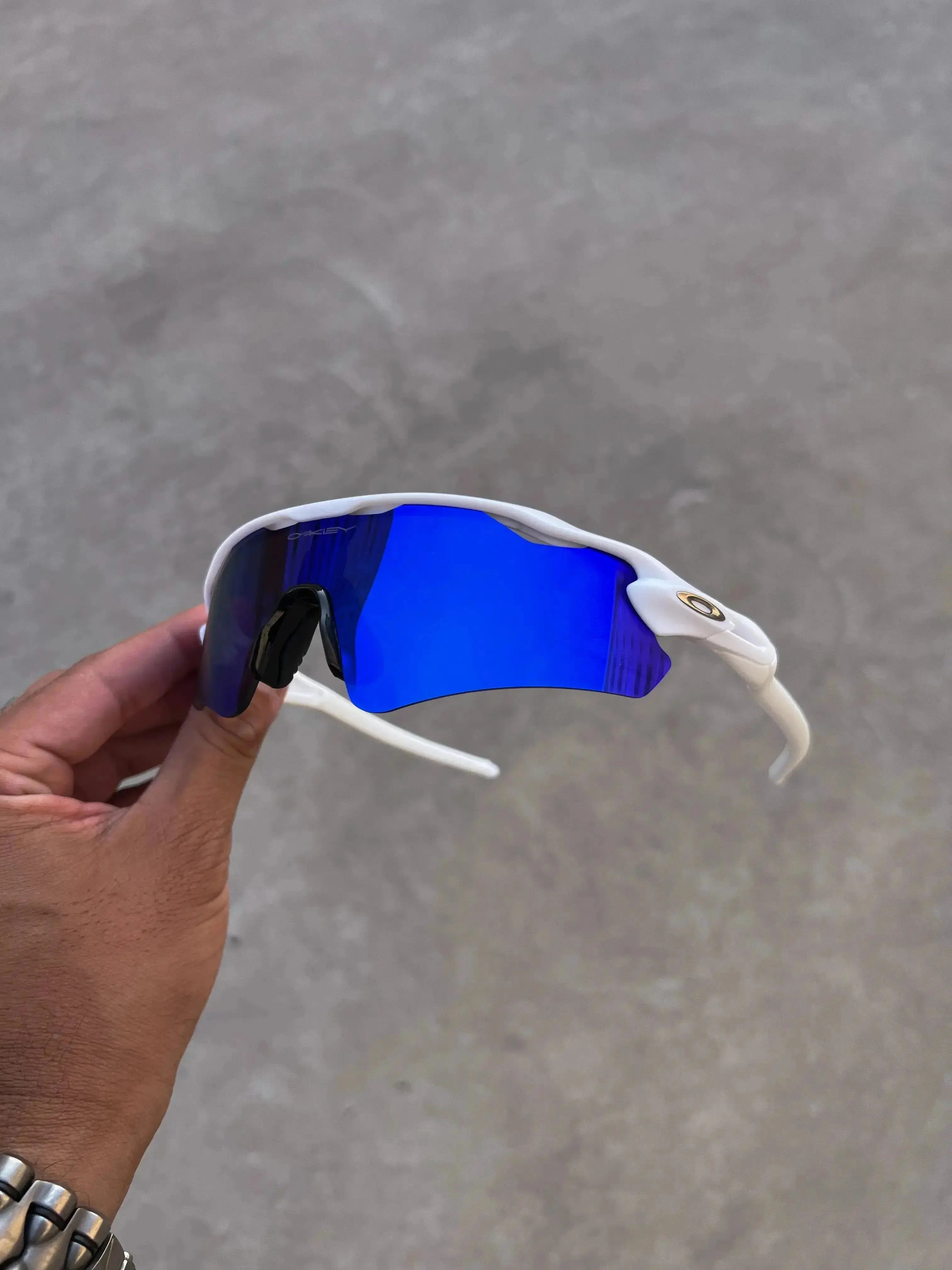 Óculos de Sol Radar EV Branca Neon Blue - SALE