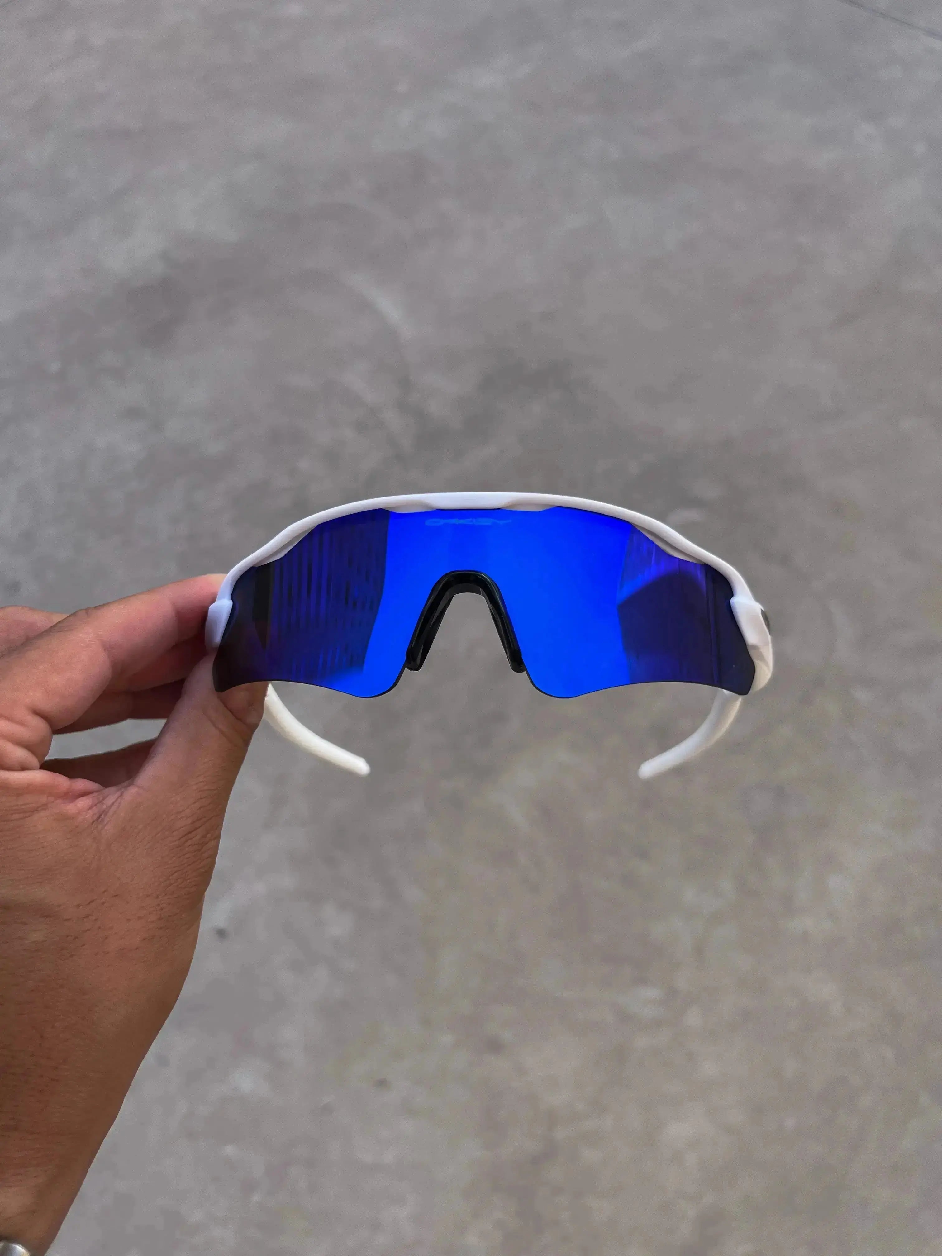 Óculos de Sol Radar EV Branca Neon Blue - SALE