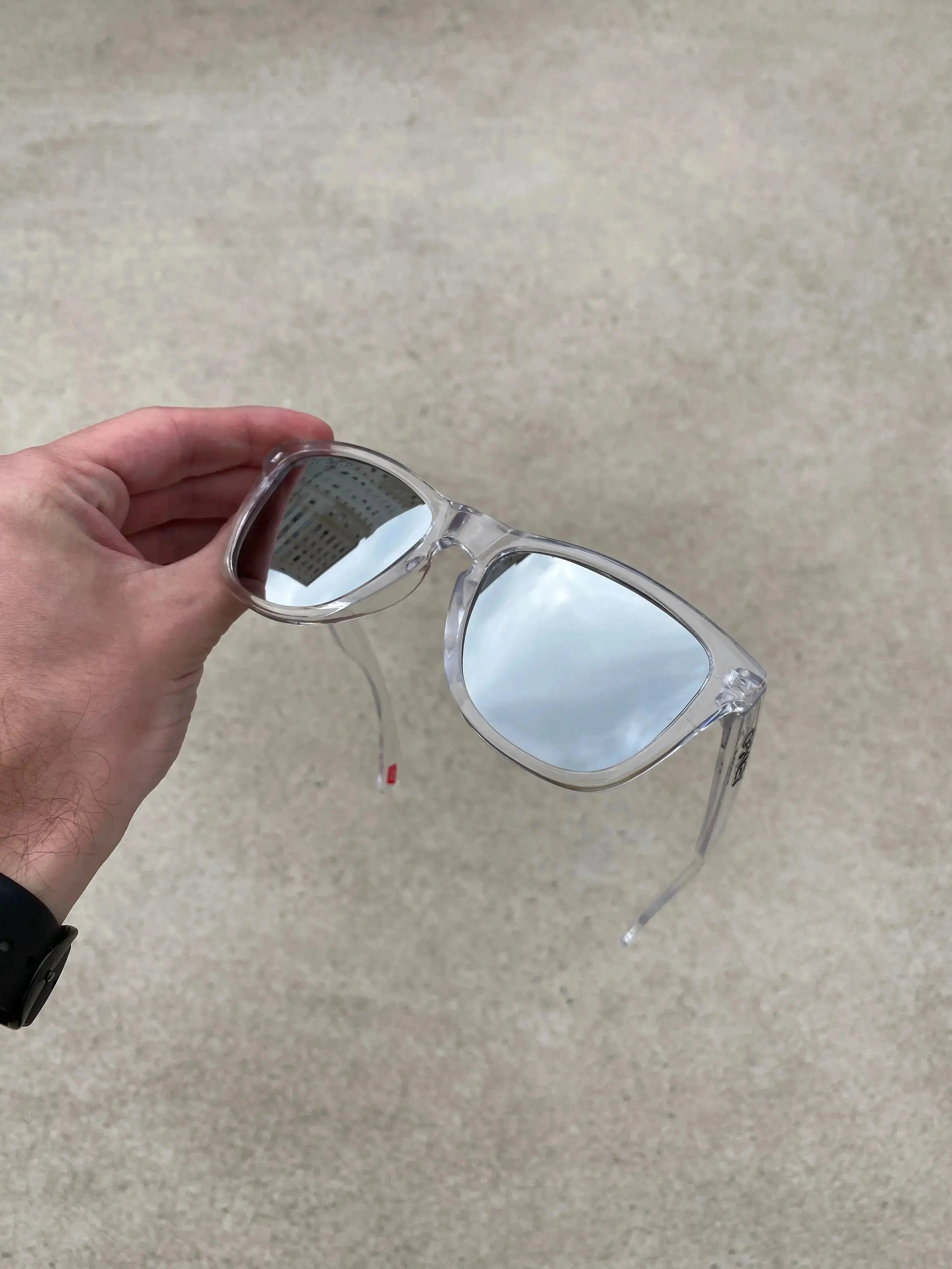 Frogskin Cristal Liquid Metal + Brinde Surpresa (2X1)