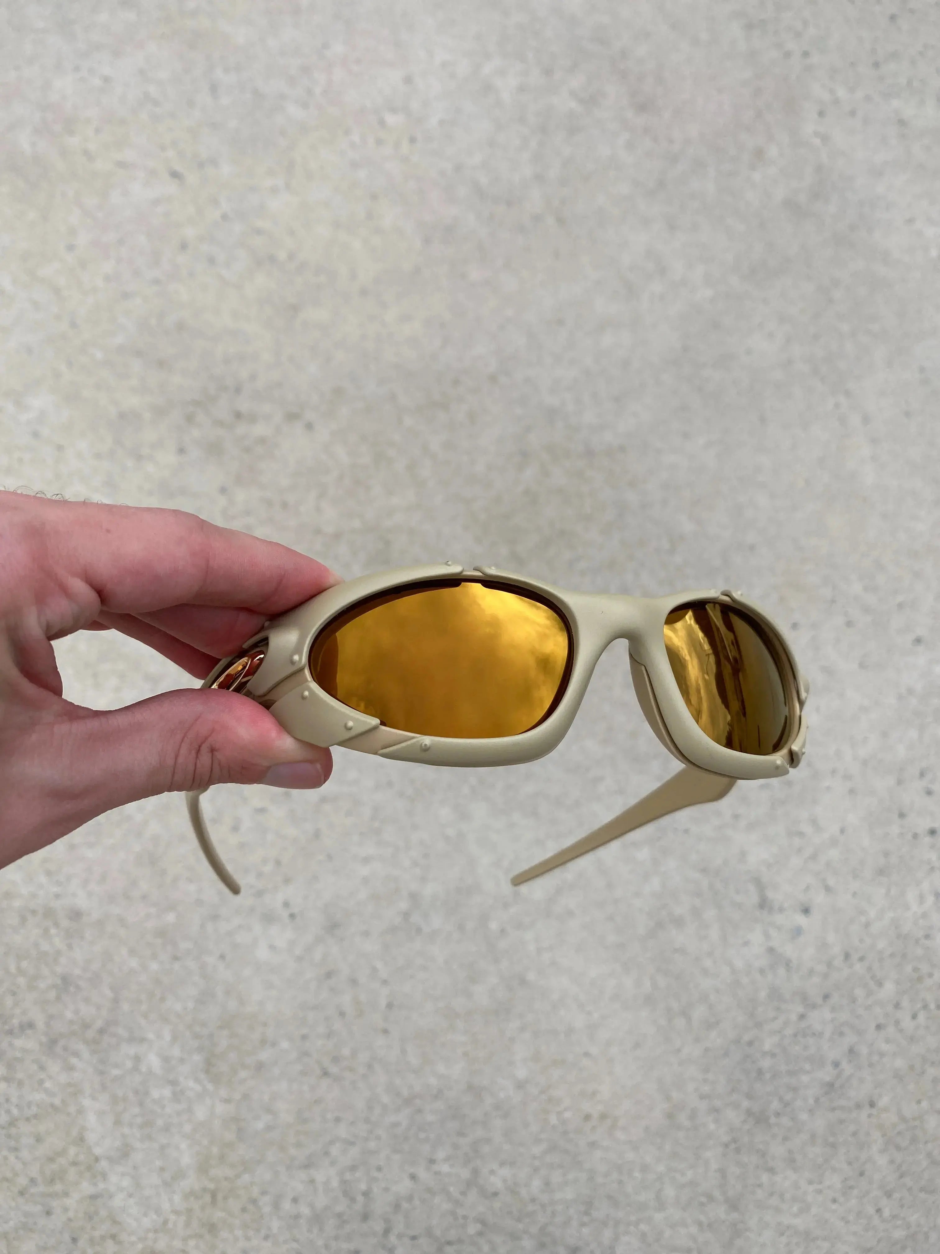 Óculos de Sol Plate Matte Bone Gold Café