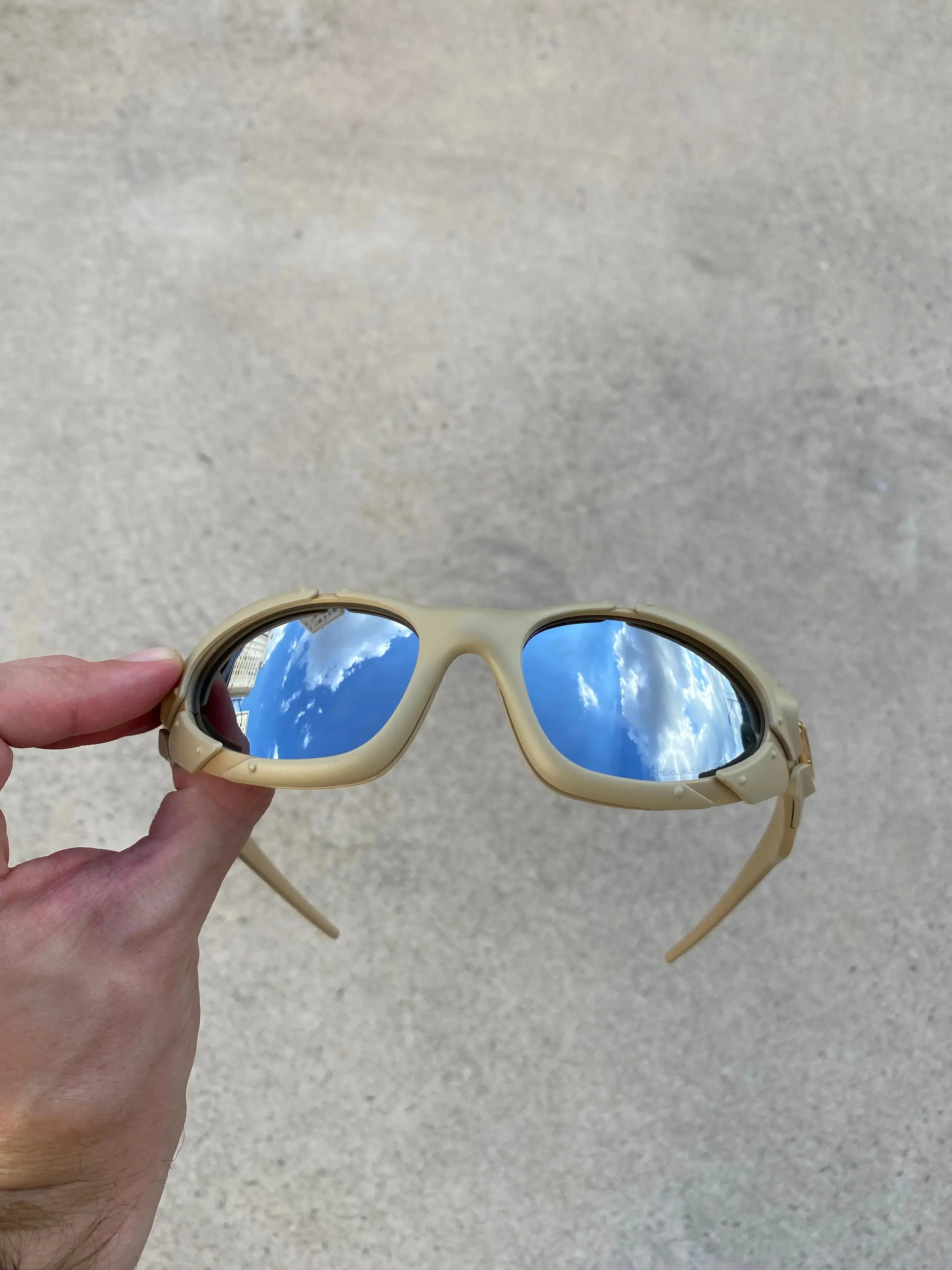 Óculos de Sol Plate Matte Bone Liquid Metal (2X1)