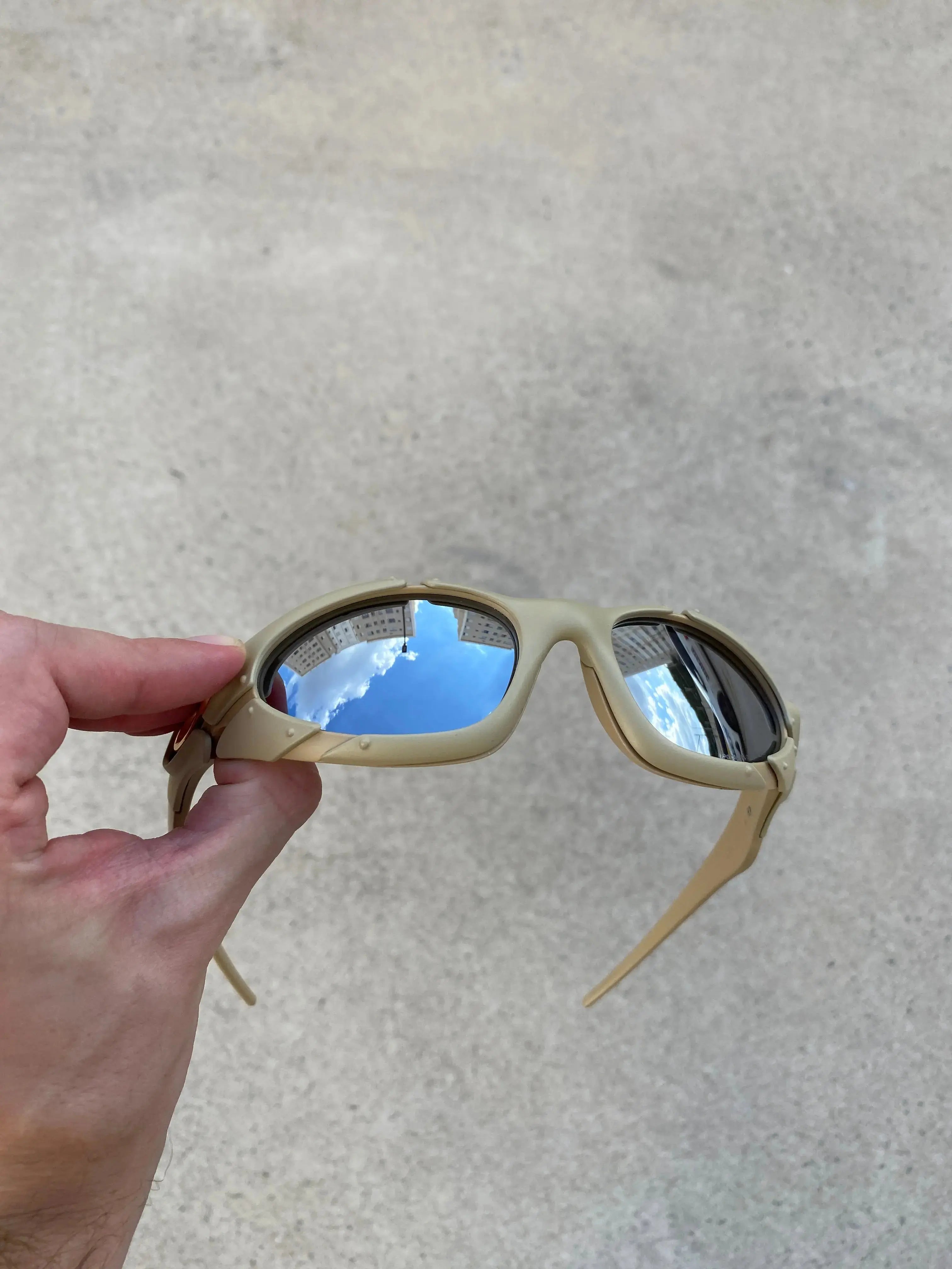 Óculos de Sol Plate Matte Bone Liquid Metal (2X1)