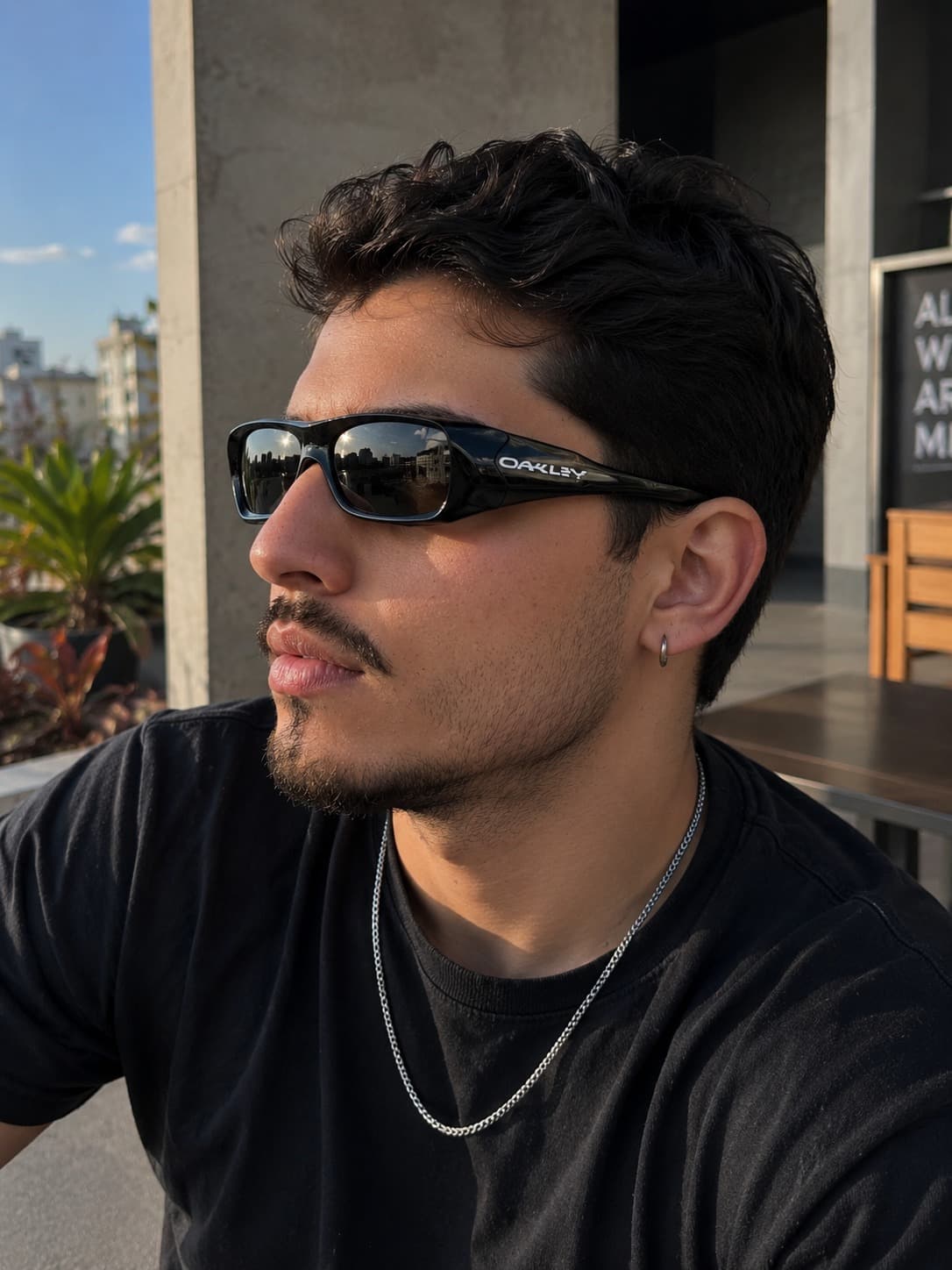 Permian All Black foto no rosto 1