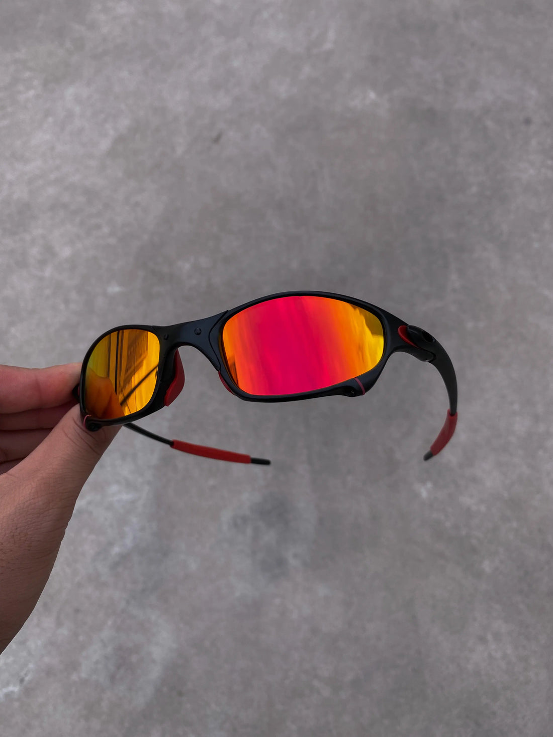 Óculos de Sol Juliet Carbon Ruby