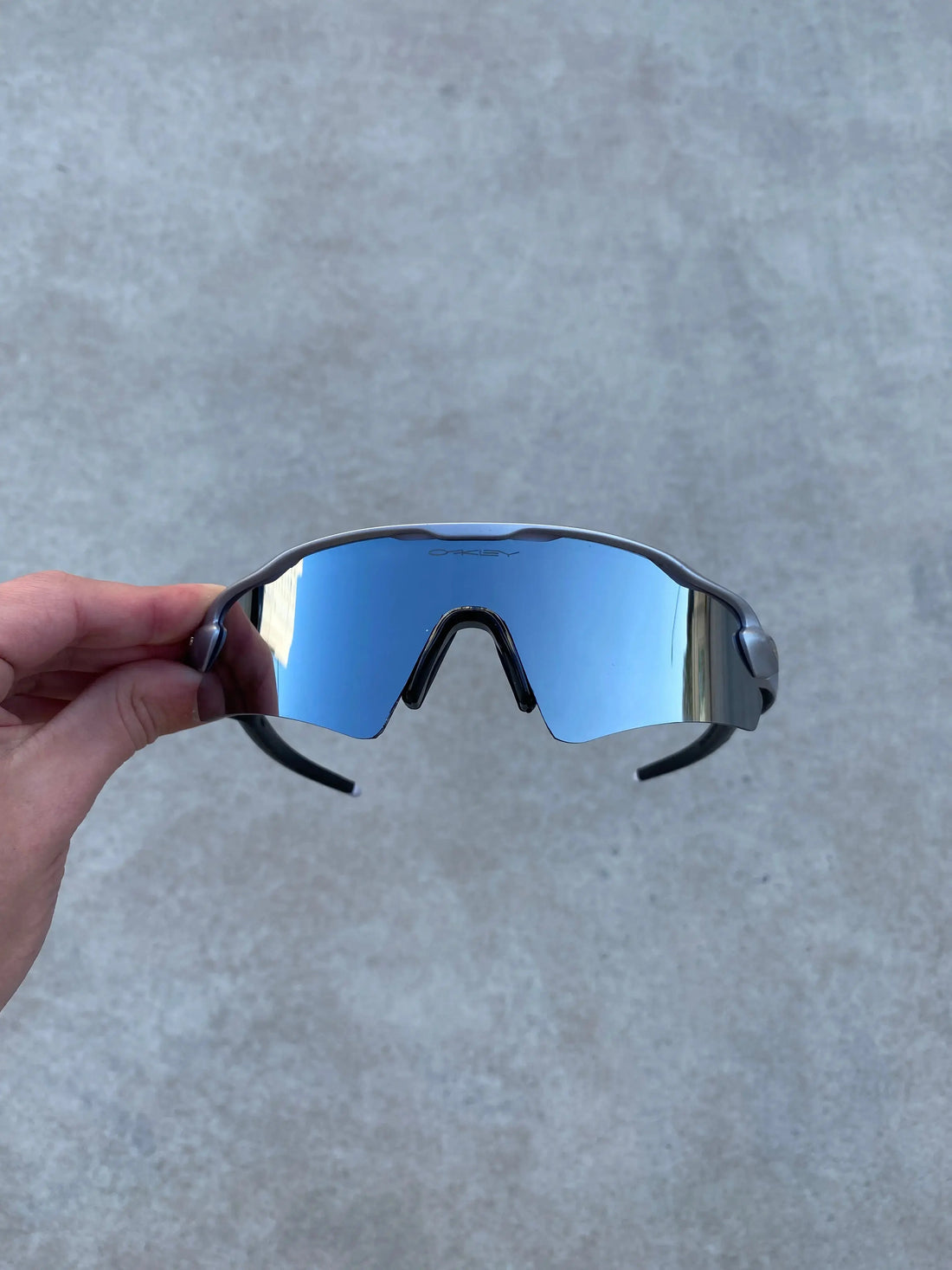 Óculos de Sol Radar Ev Cinza Liquid Metal