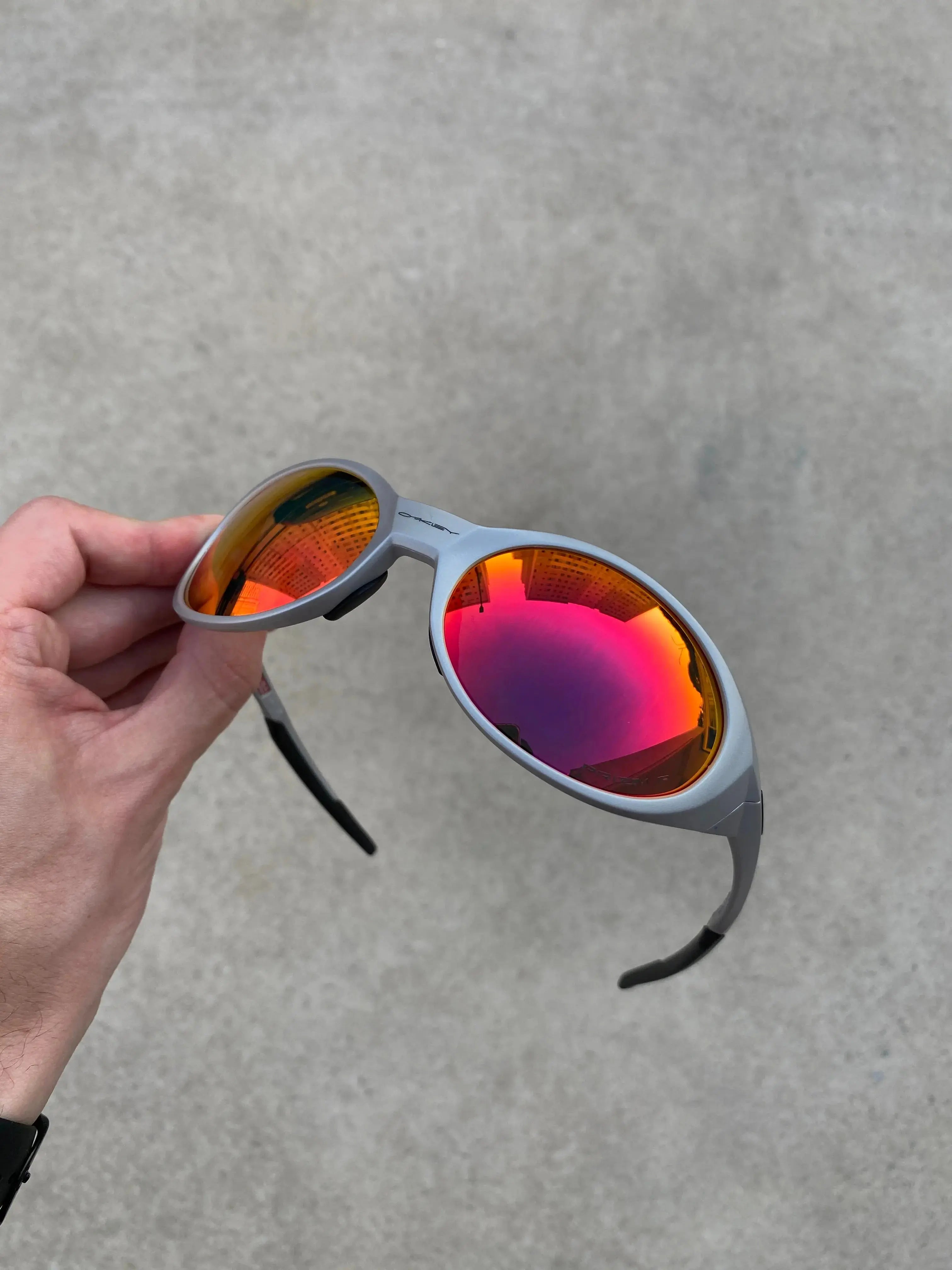 Eye Jacket Redux Silver Dark Ruby + Brinde Surpresa (2X1)
