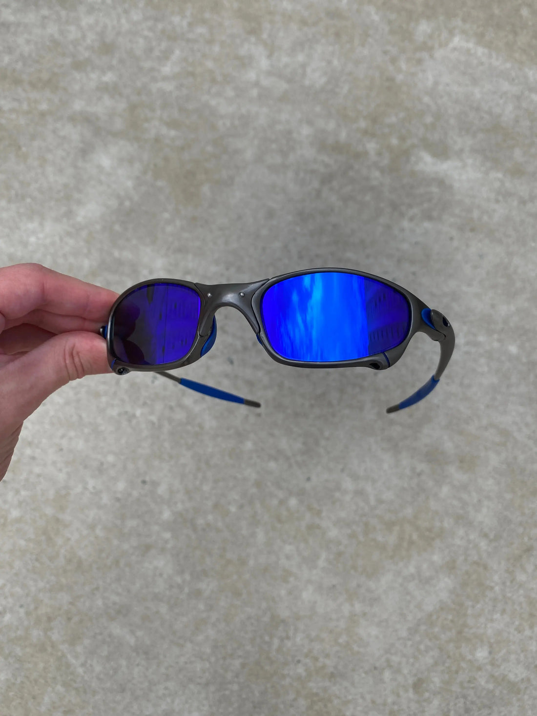 Óculos de Sol Juliet Chumbo Neon Blue