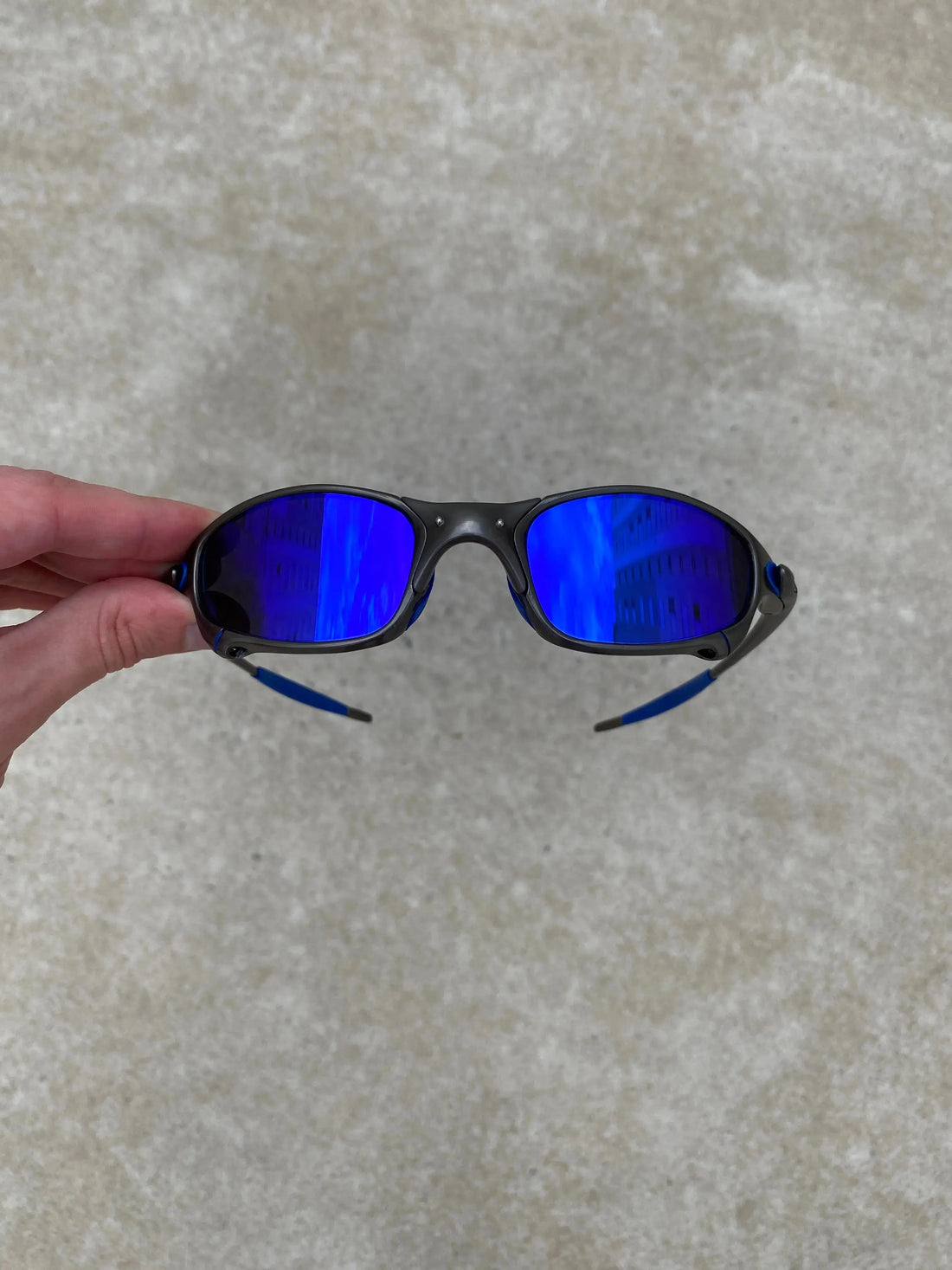 Óculos de Sol Juliet Chumbo Neon Blue