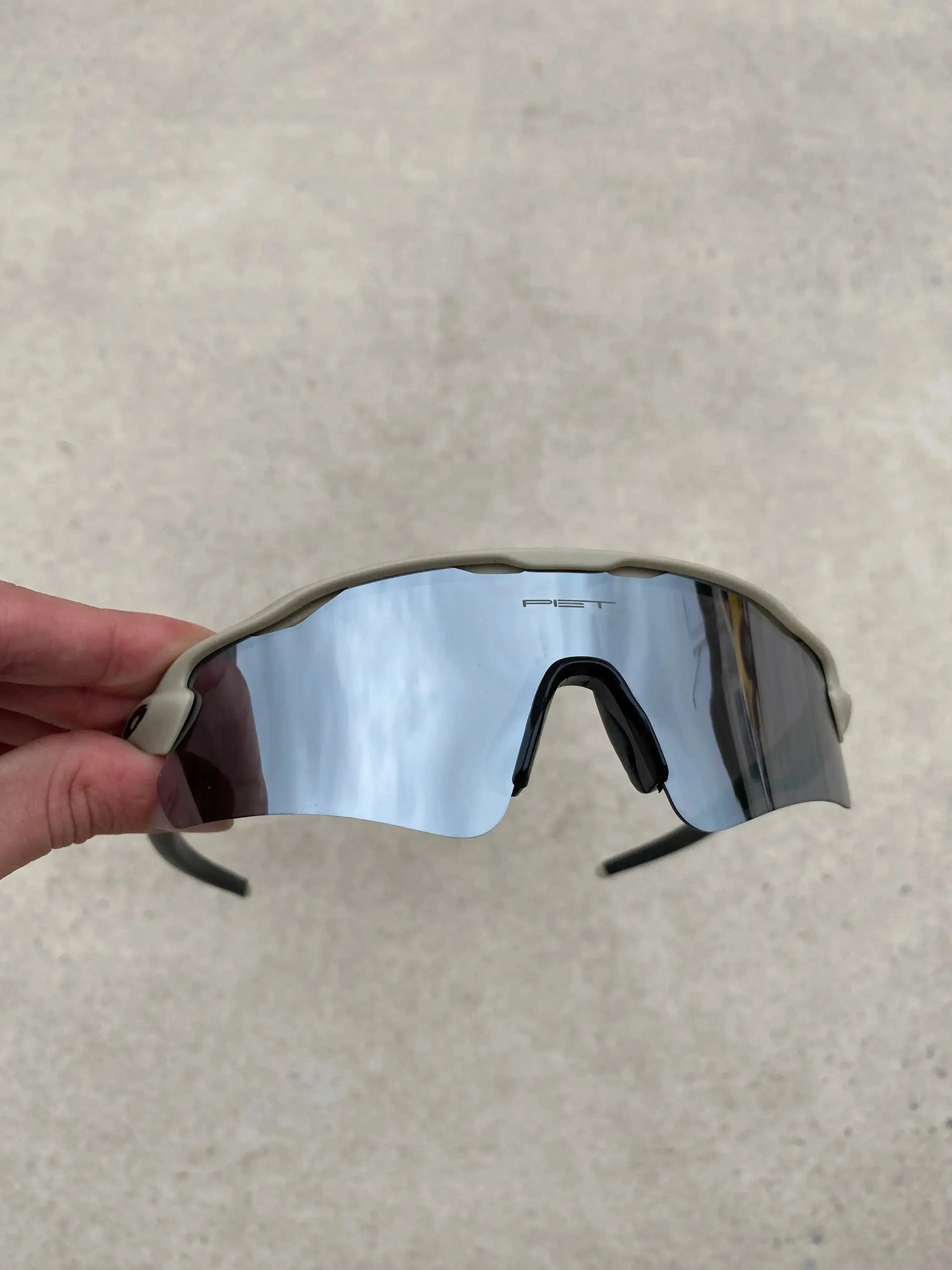 Óculos de Sol Radar Ev P. Matte Bone Liquid Metal