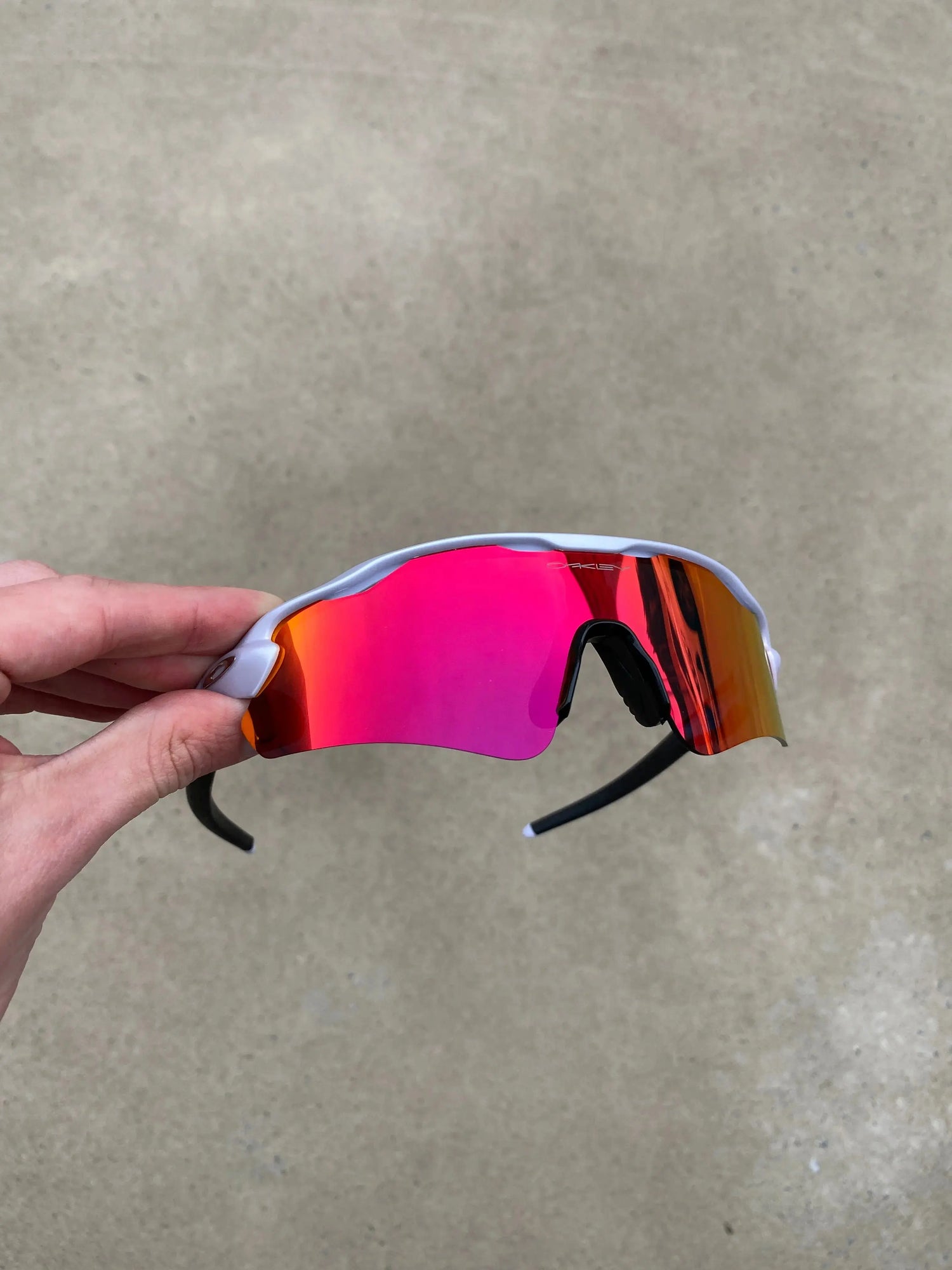 Óculos de Sol Radar Ev Cinza Dark Ruby