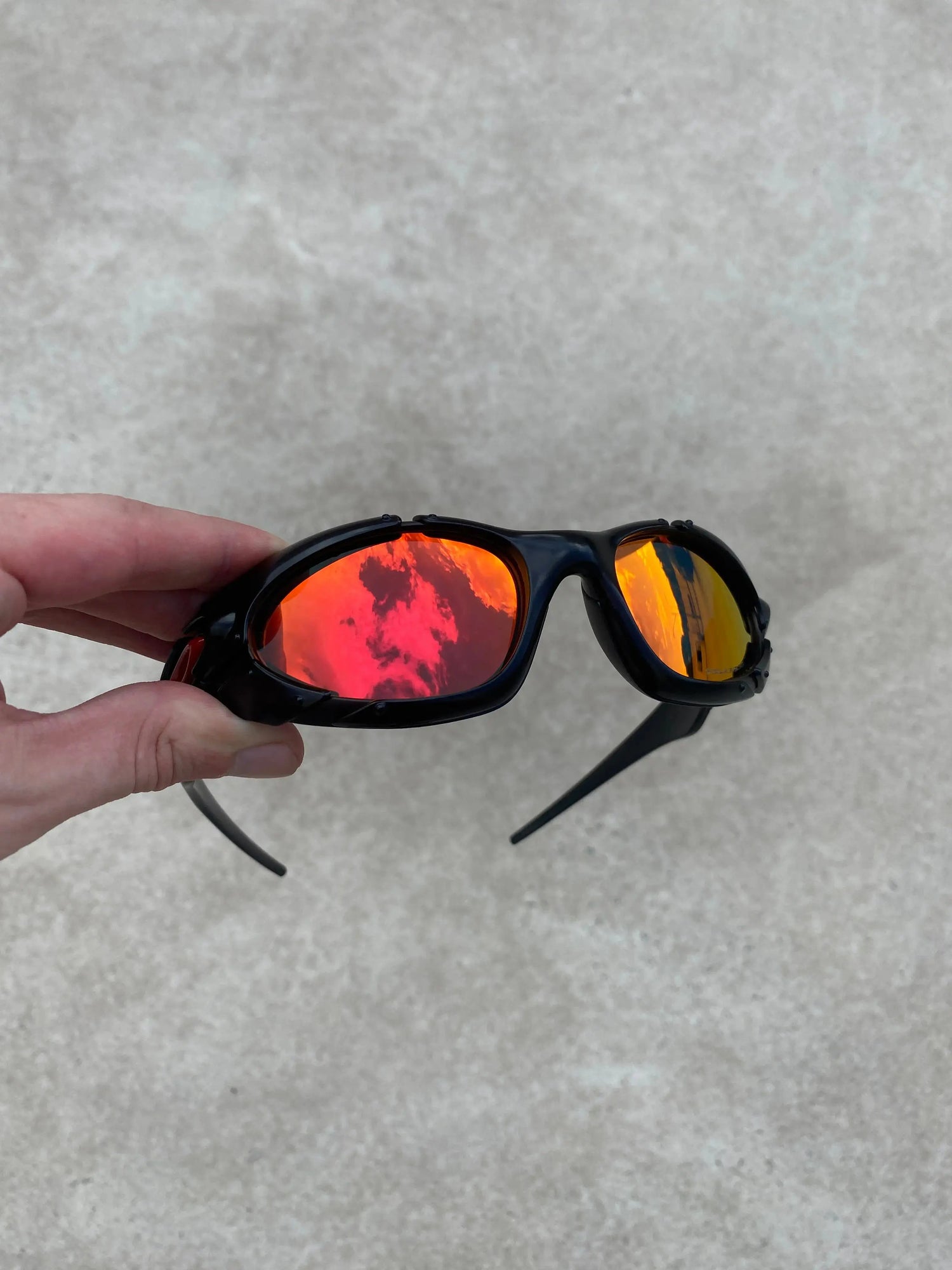 Plate Carbon Ruby + Brinde Surpresa (2X1)