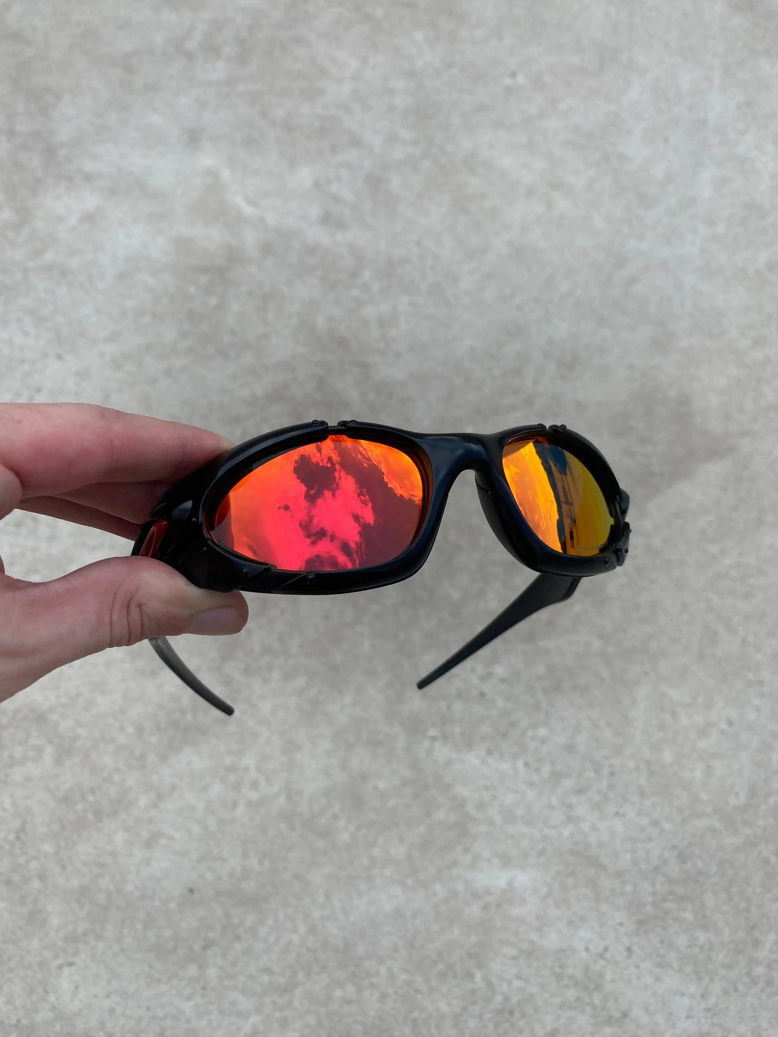 Plate Carbon Ruby + Brinde Surpresa (2X1)