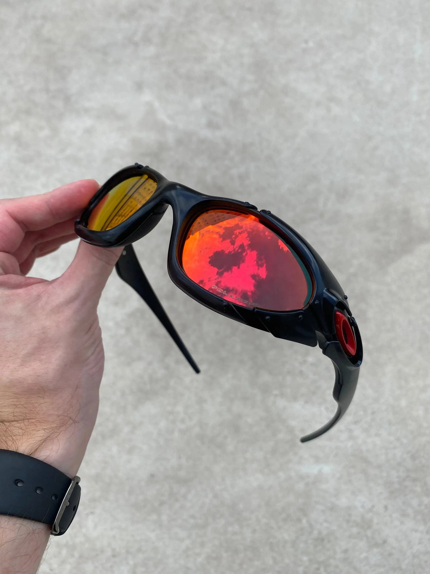 Plate Carbon Ruby + Brinde Surpresa (2X1)